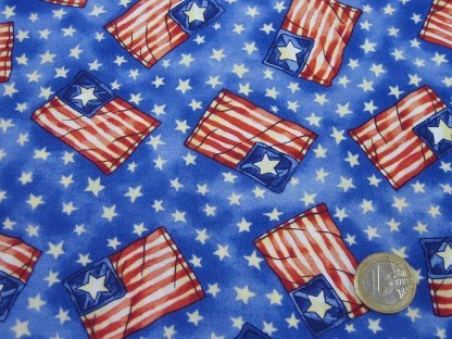 Clothworks "American Valor Fabrics" Y0753-31 Amerikaflaggen Blau