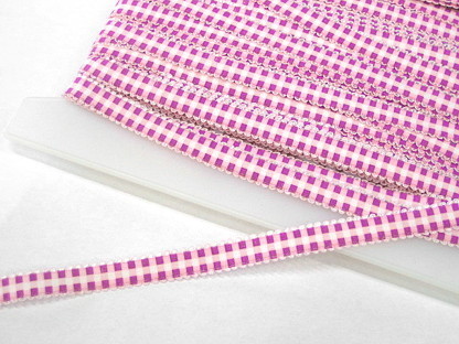 Kariertes Wäschegummi mit Bogenkante Weiß Violett Rosa