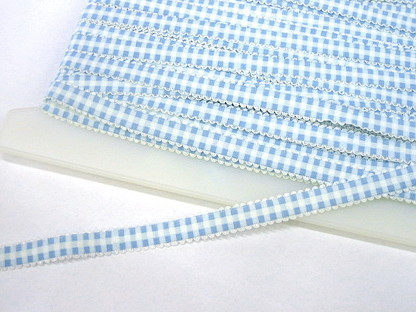 Kariertes Wäschegummi mit Bogenkante Weiß Hellblau